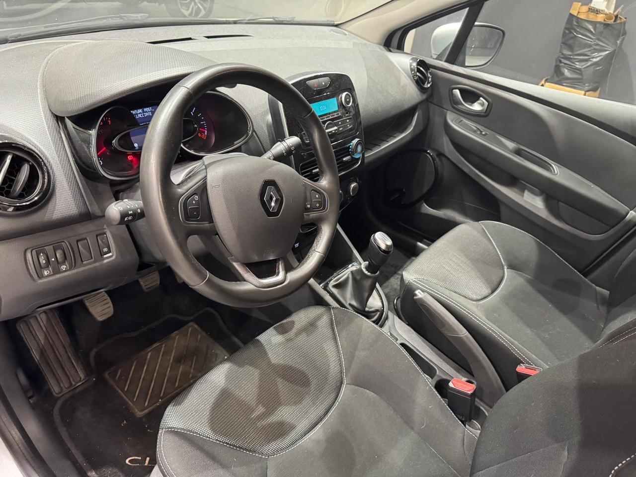 RENAULT Clio IV 2017 - Clio 0.9 tce Business 75cv
