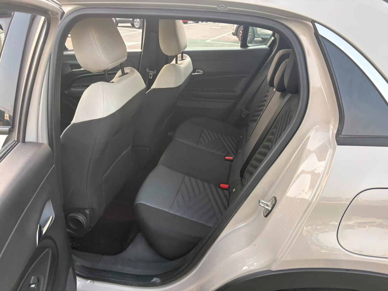 Fiat 600 Hybrid 100 CV DCT MHEV La Prima