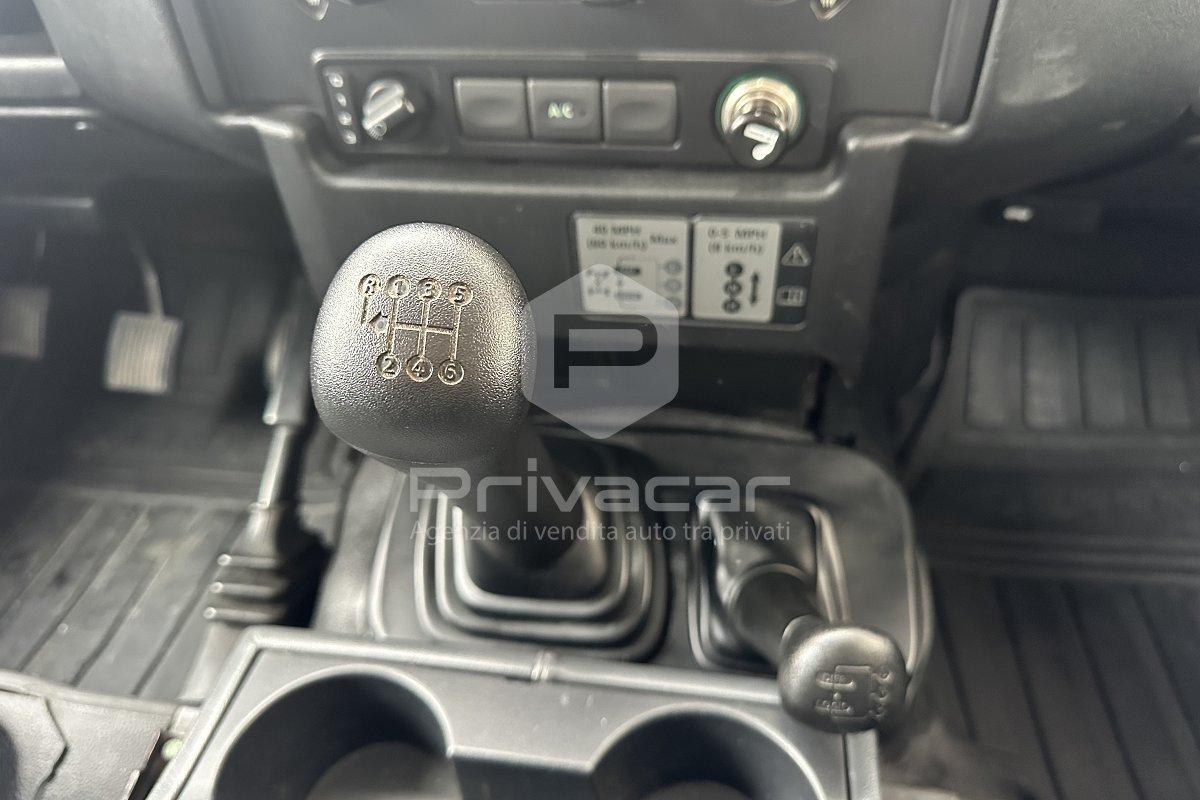 LAND ROVER Defender 90 2.4 TD4 Station Wagon SE