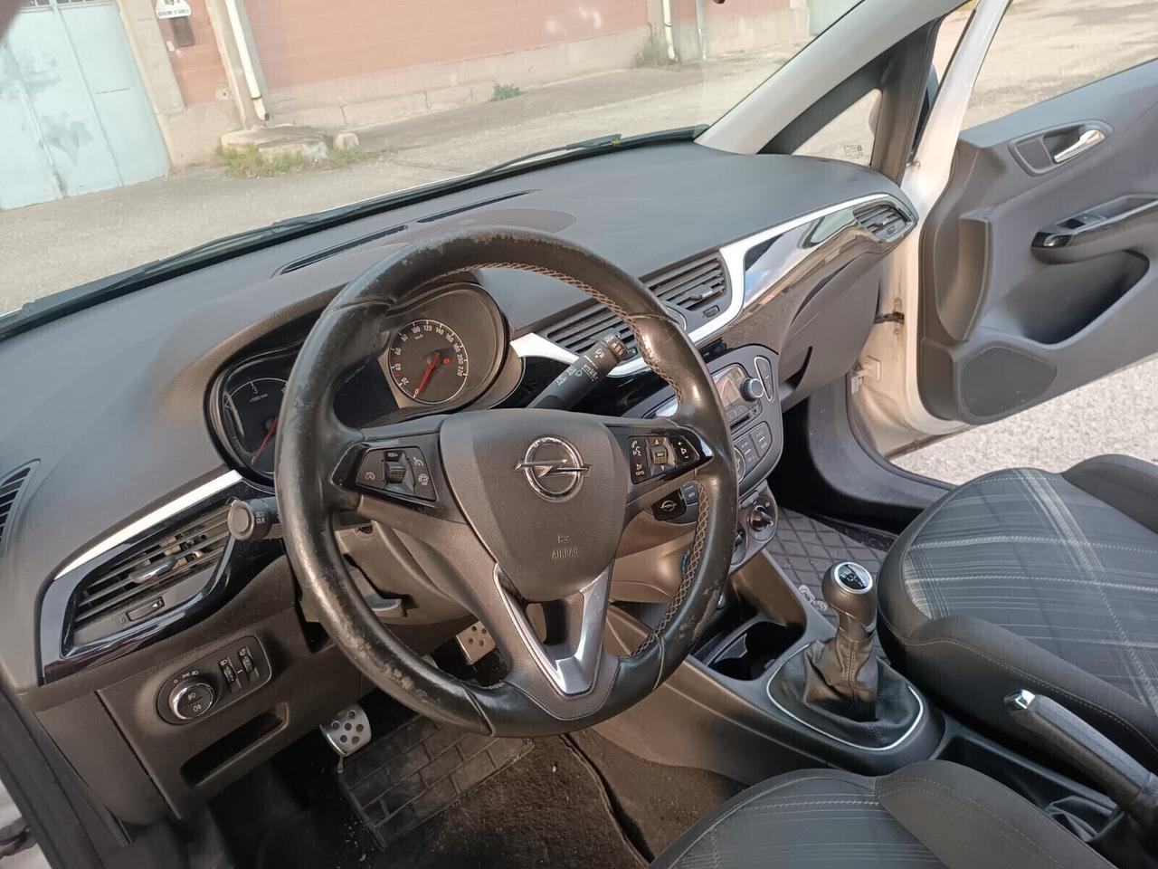 Opel Corsa 2016--1.3 Diesel Neopatentati