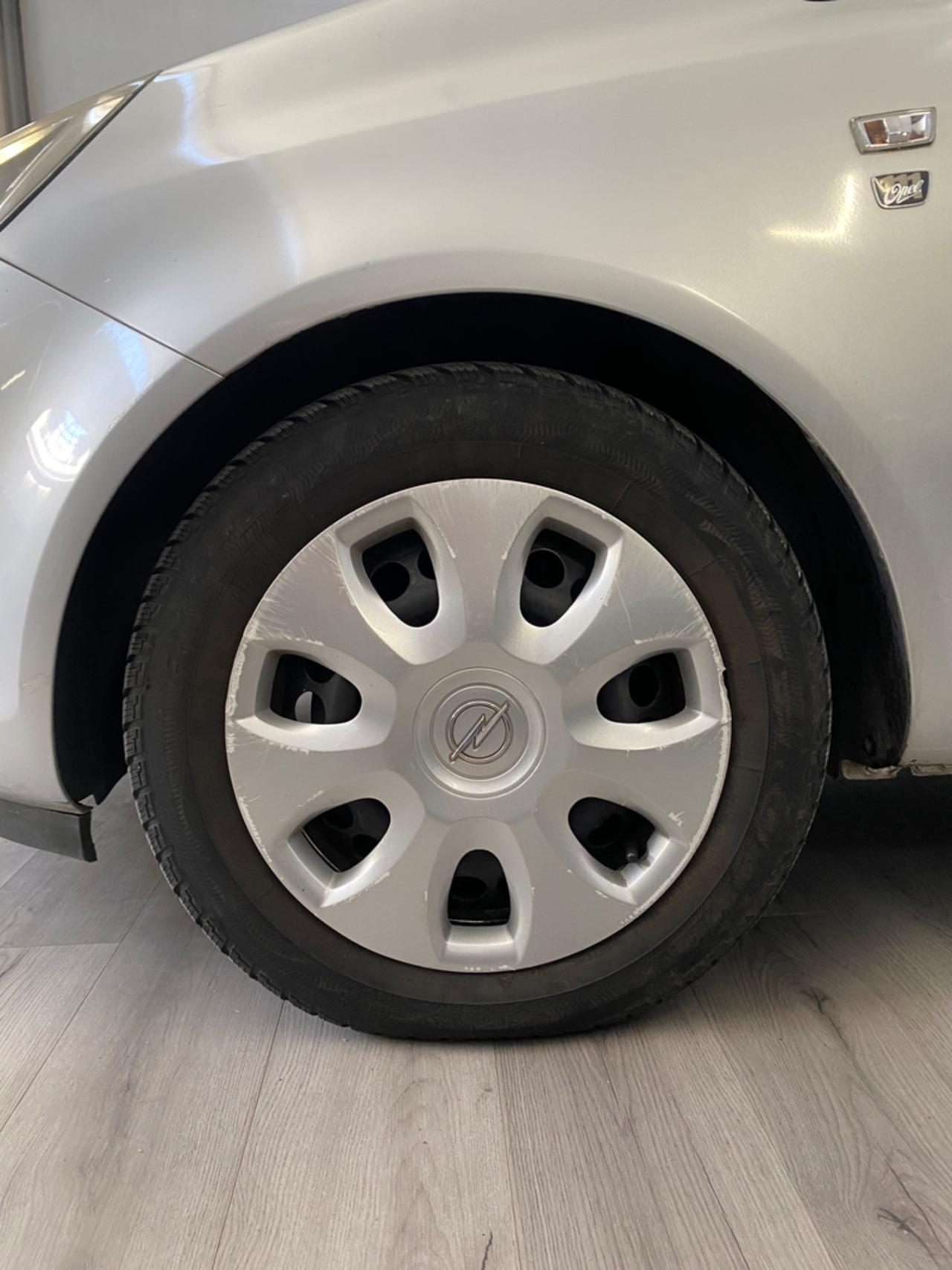 Opel Corsa 1.2 5 porte Club