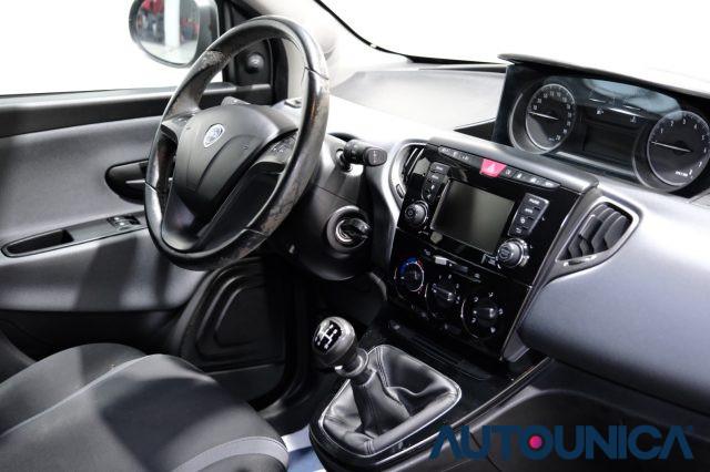 LANCIA Ypsilon 1.2 69 CV 5 PORTE GPL ECOCHIC SILVER NEOPATENTATI