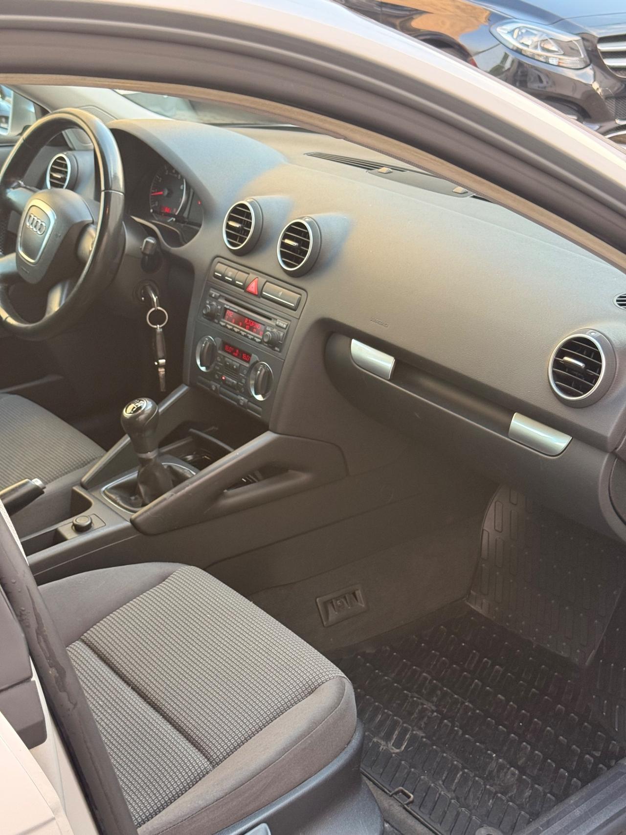 Audi A3 SPB 1.6 16V FSI Ambition