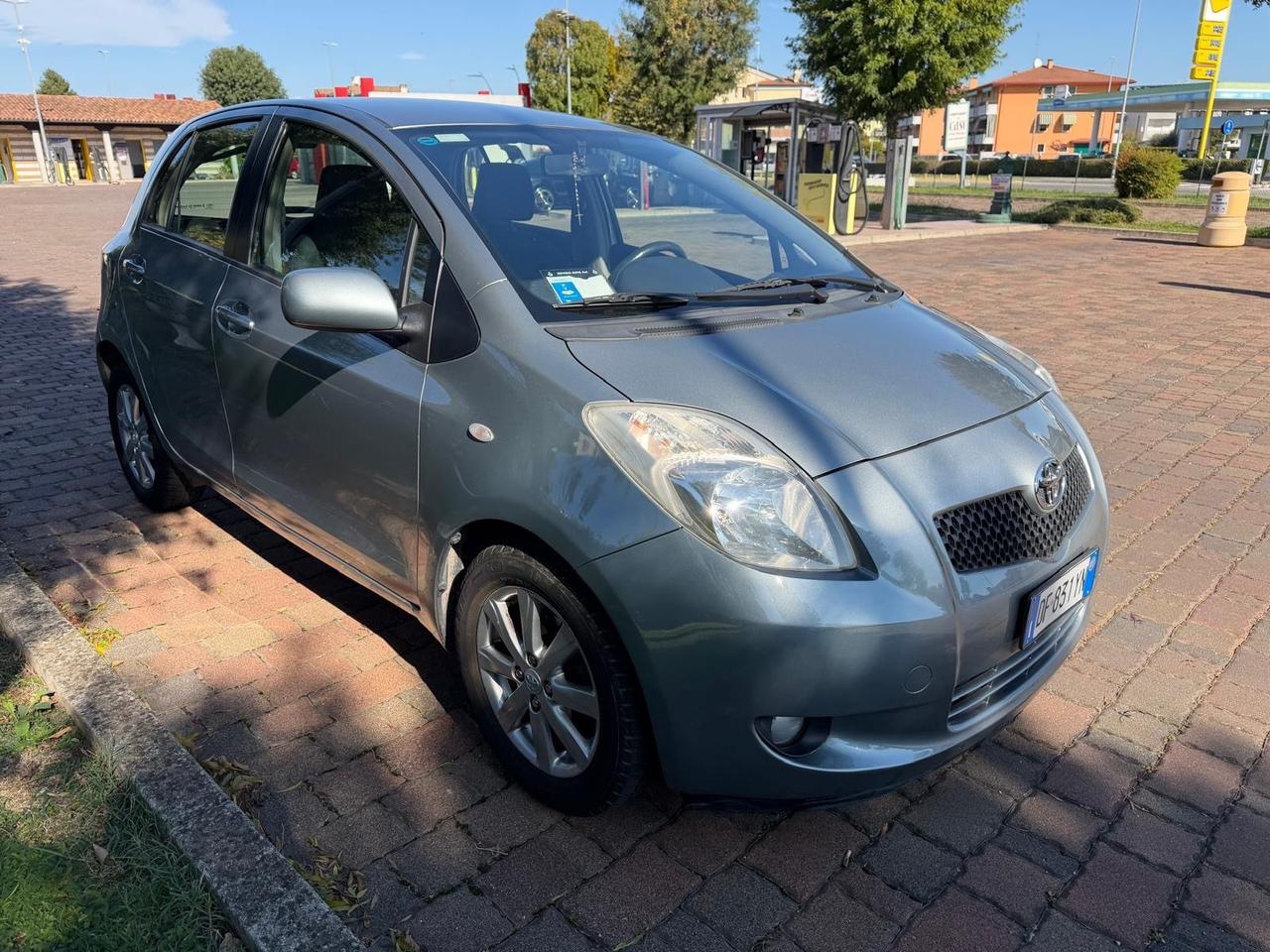 Toyota Yaris 1.3 5 porte automatica