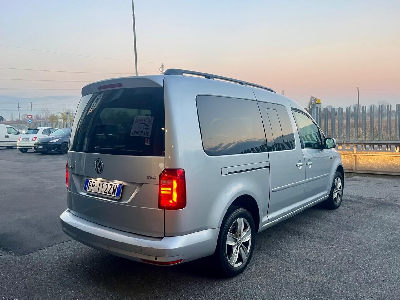 Volkswagen Caddy 2.0 TDI DSG Maxi 7 POSTI BlueM