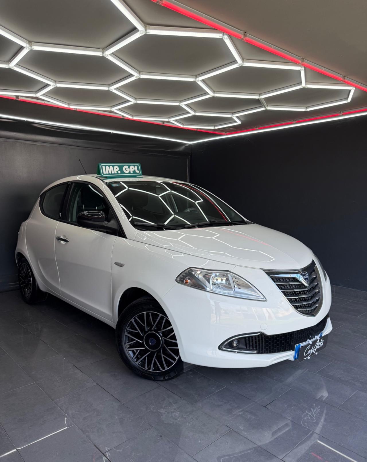 Lancia Ypsilon 1.2 GPL Ecochic Platinum 11/2015