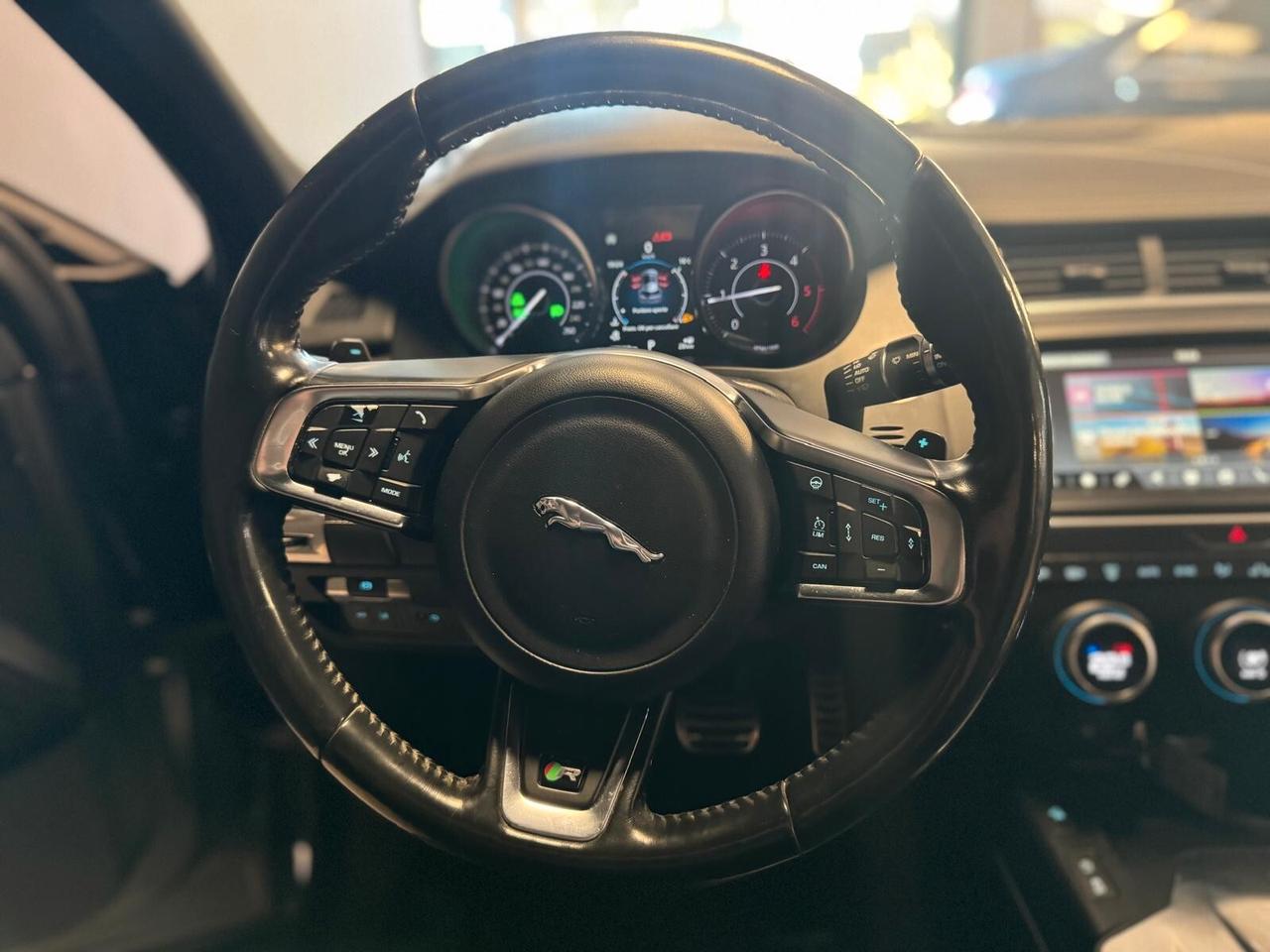 Jaguar E-Pace 2.0D 180 CV AWD aut. HSE