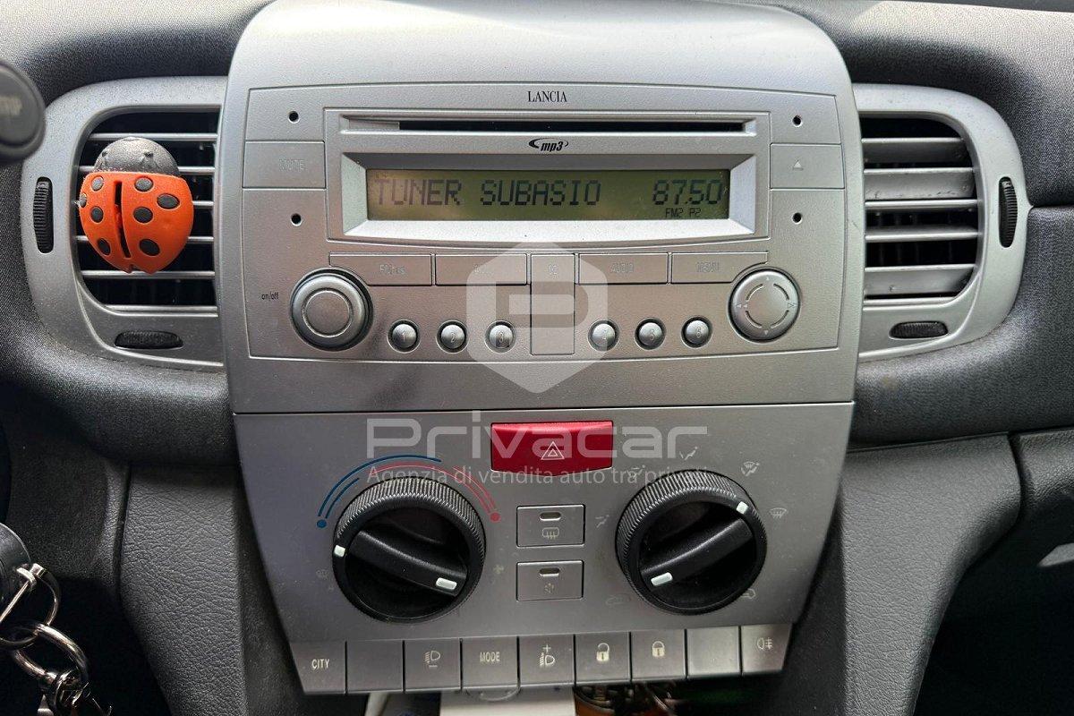 LANCIA Ypsilon 1.2 69 CV Unyca