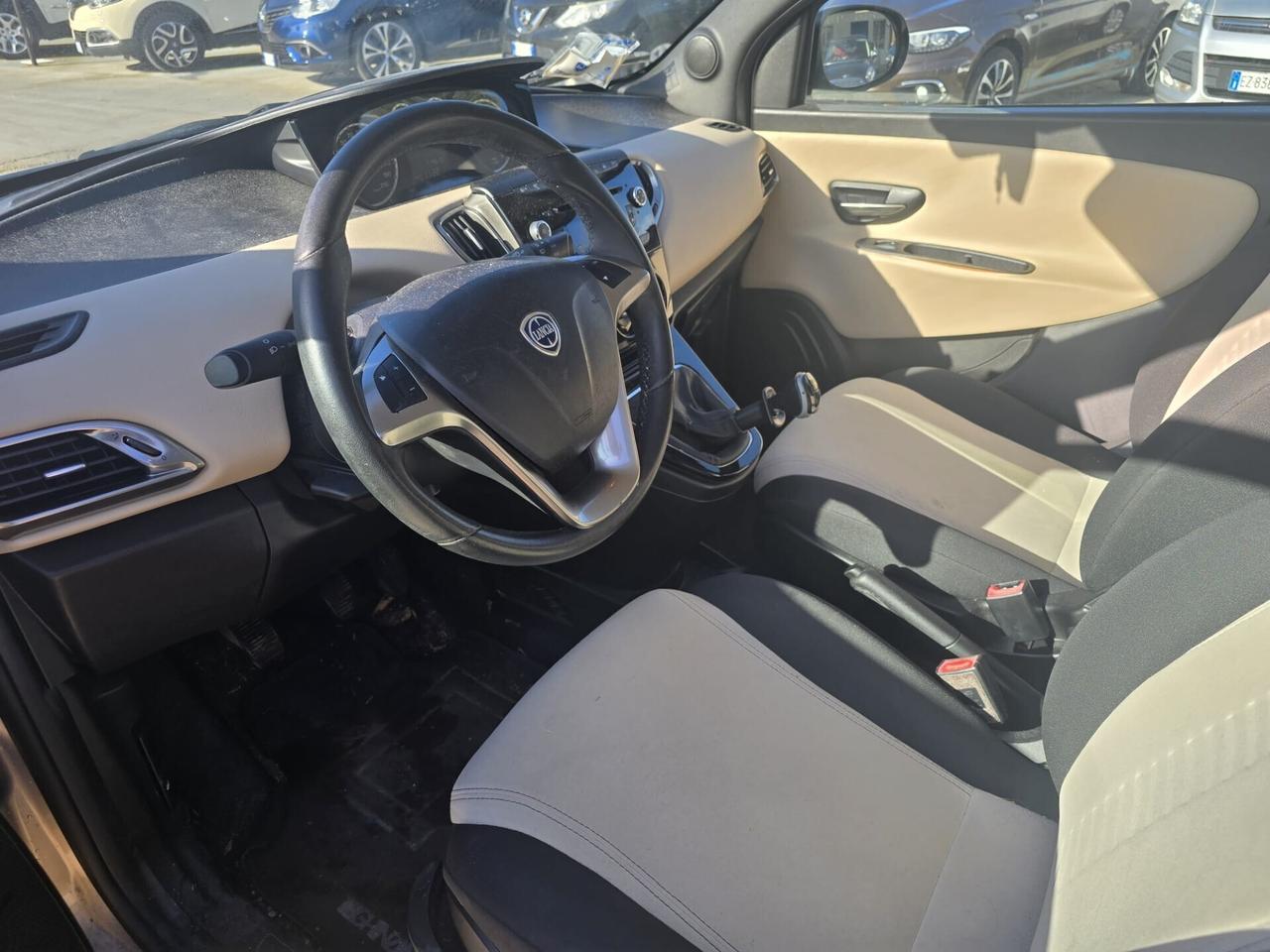 Lancia Ypsilon 1.2 69 CV 5 porte S&S Platinum