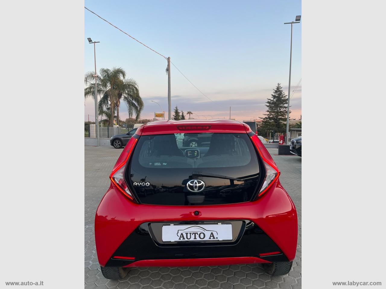 TOYOTA Aygo 1.0 VVT-i 72 CV 5p. x-business