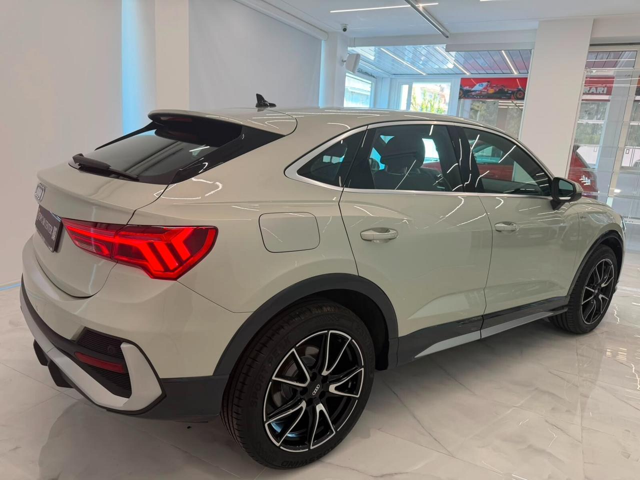 Audi Q3 Sportback 35 S-line