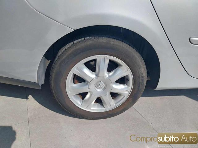 RENAULT Laguna 2.0 dCi 150CV SporTour Nav