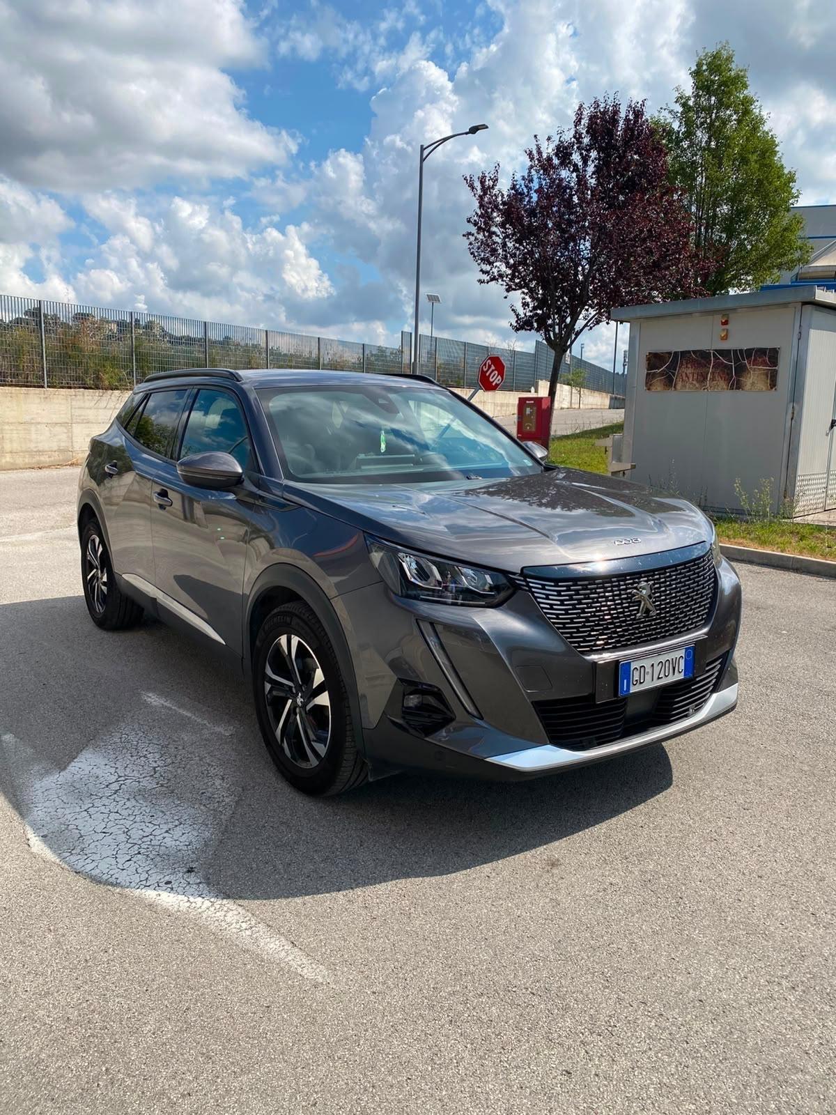 Peugeot 2008 PureTech 100 S&S Allure Navi Pack