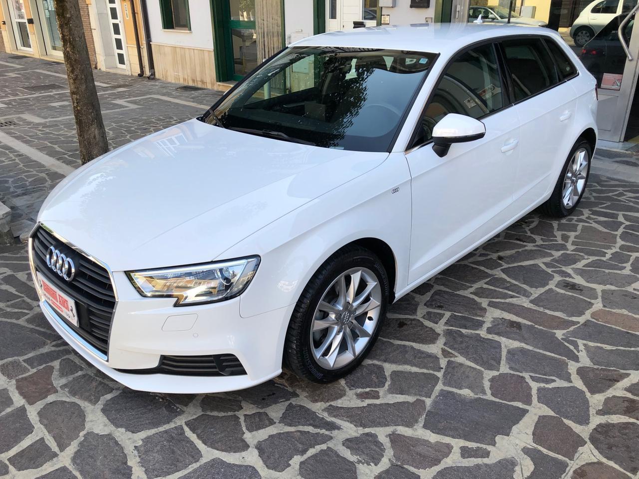 Audi A3 SPORTBACK 1.6TDI 110CV Design FULL/LED/NAV