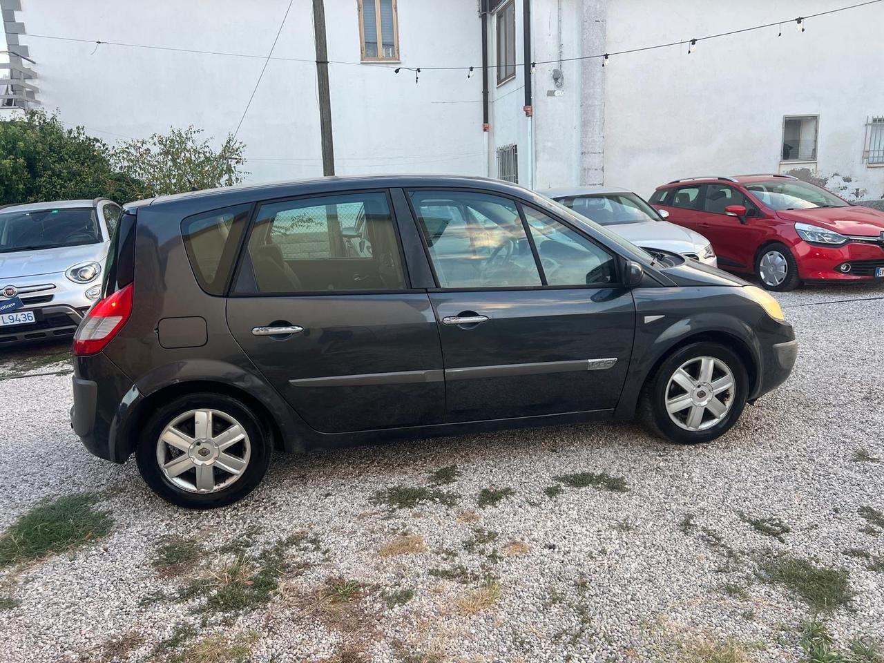Renault Scenic Grand Scénic 1.9 dCi/130CV Pack