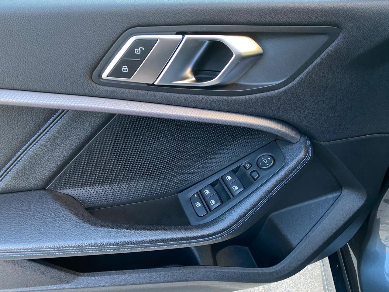 BMW 118 D MSPORT Navy 2021