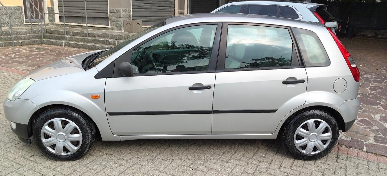 Ford Fiesta 1.2 16V 5p. Ambiente