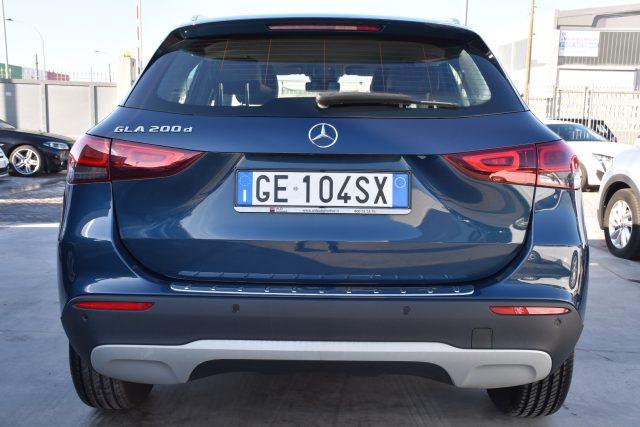 MERCEDES-BENZ GLA 200 d Automatic Business Extra