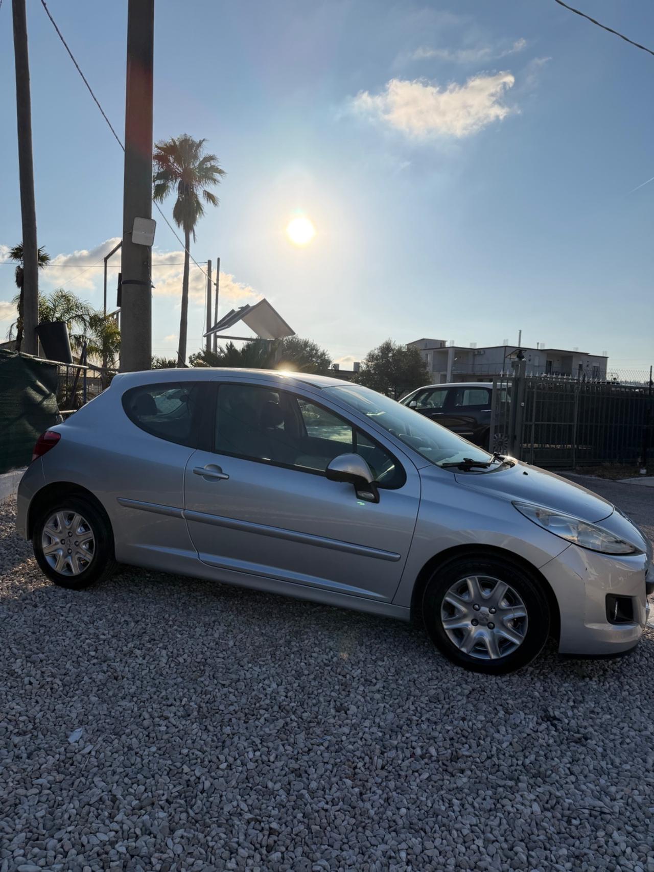 Peugeot 207 1.4 HDi 70CV 3p. Access