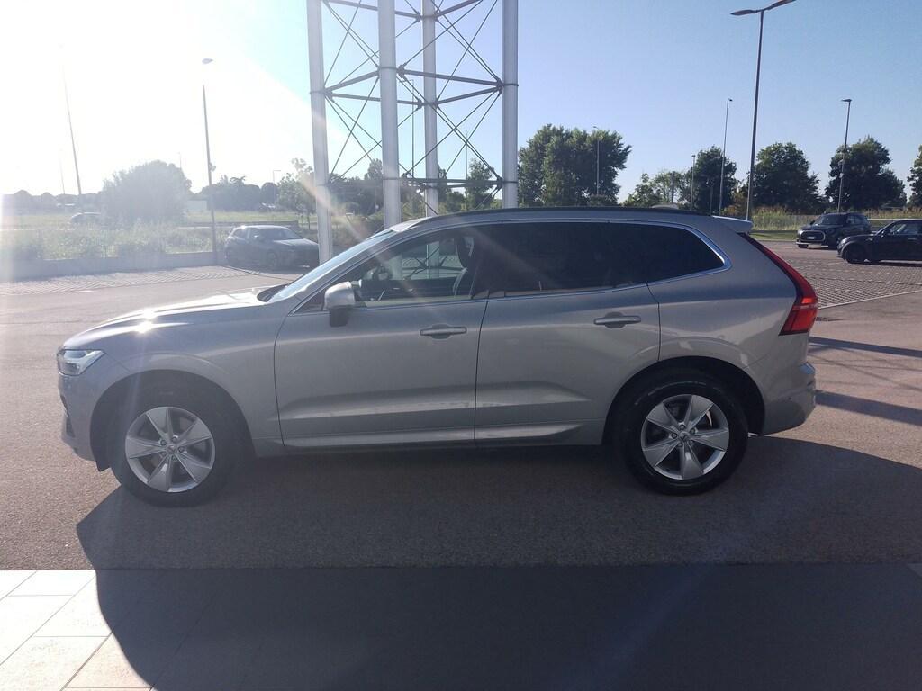 Volvo XC60 2.0 B4 Momentum AWD Auto