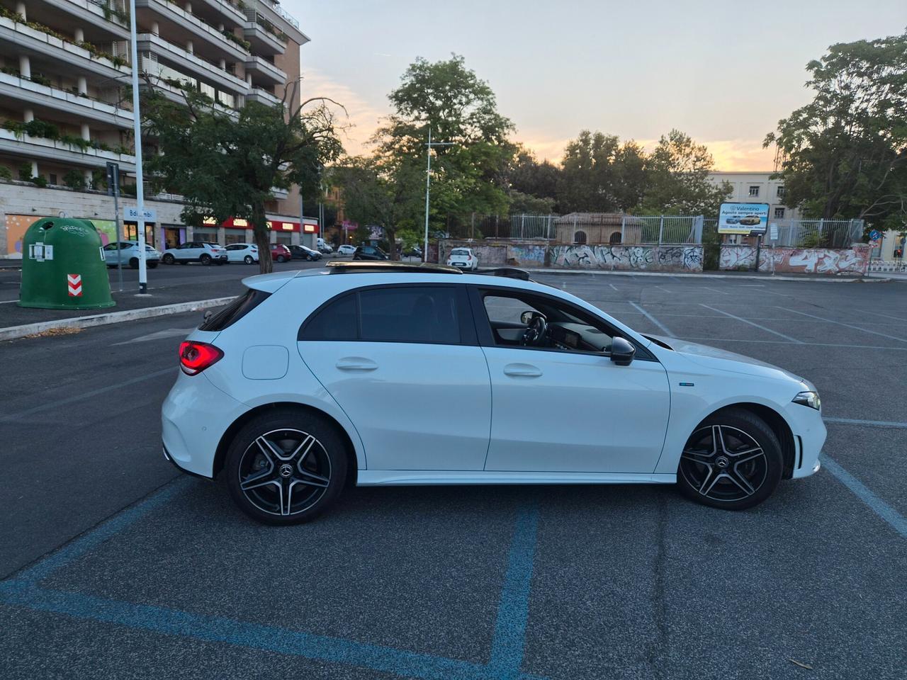 Mercedes-benz A 250 e hybrid EQ Premium