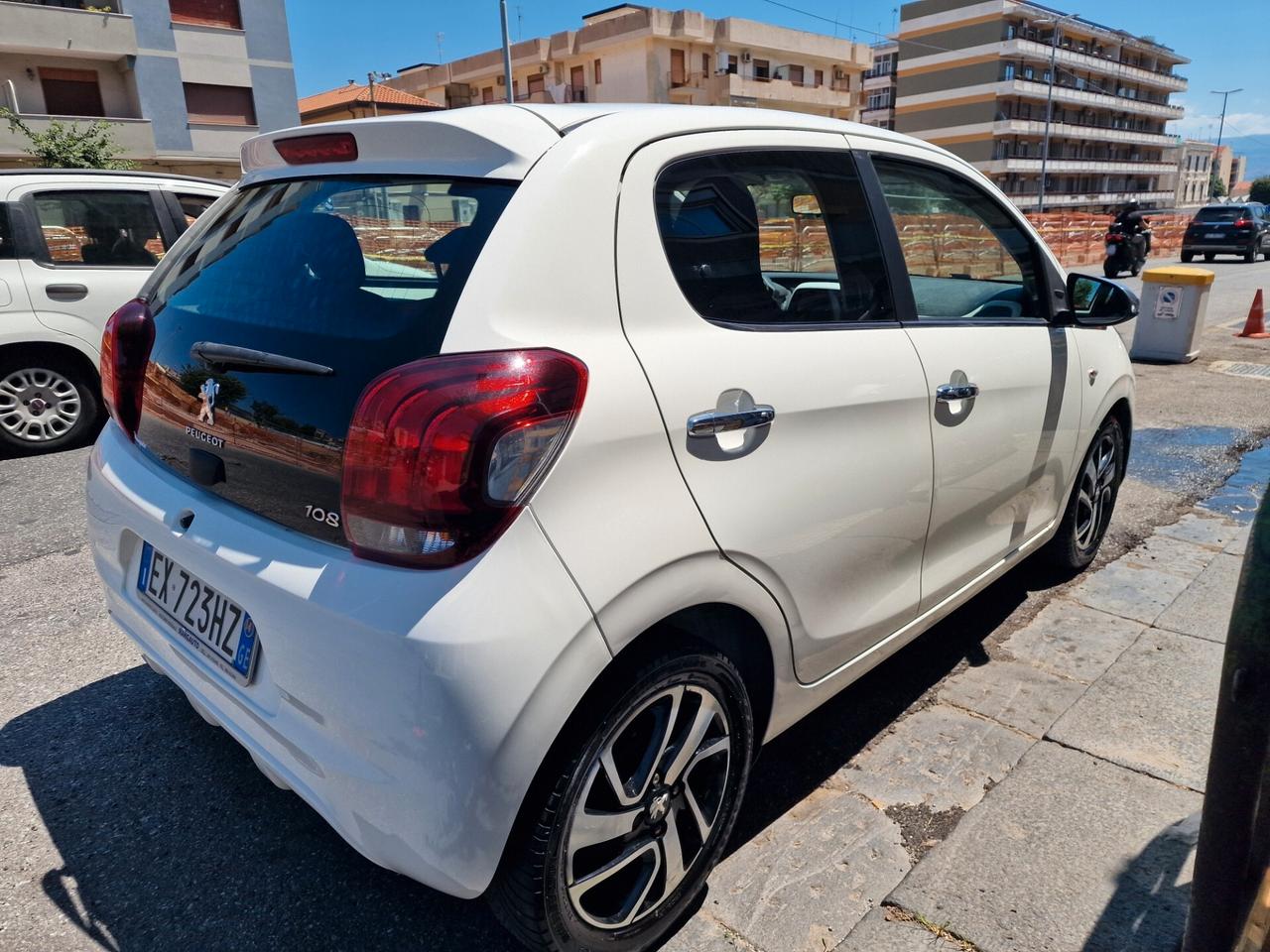 Peugeot 108 VTi 68 ETG CAMBIO AUTOMATICO ALLURE