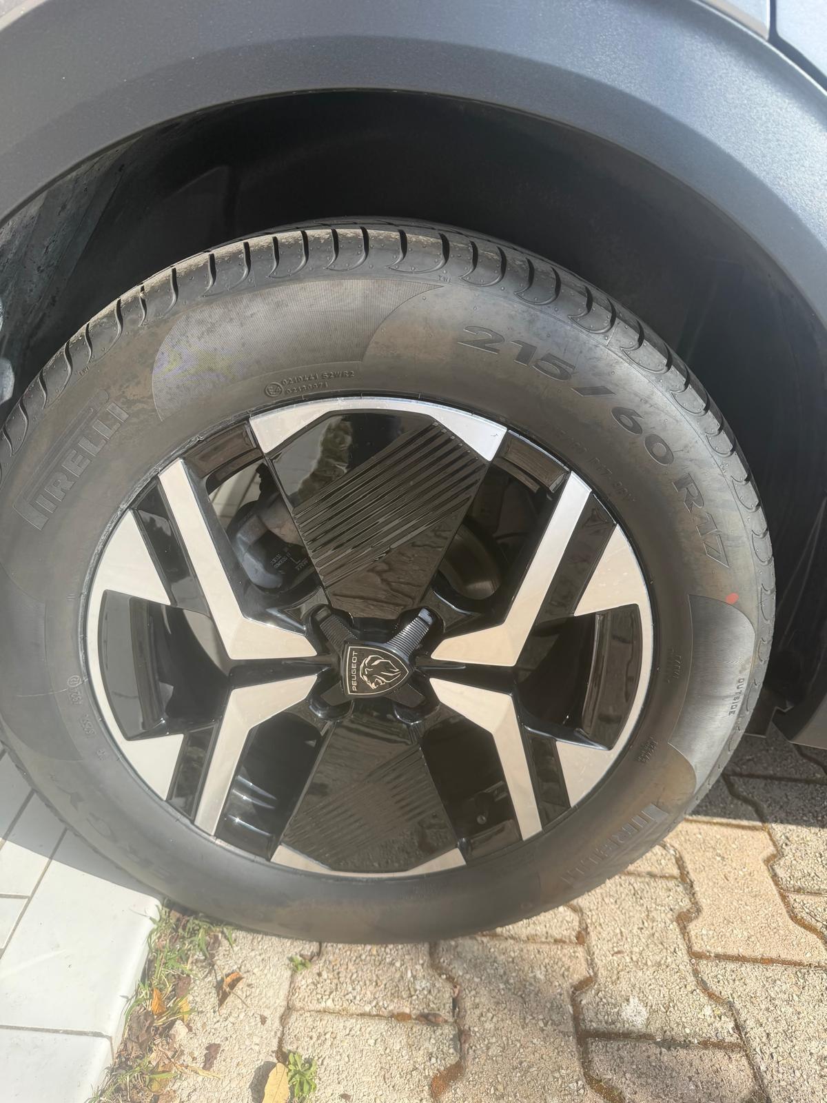 Peugeot 2008 BlueHDi 130 S&S EAT8 Allure