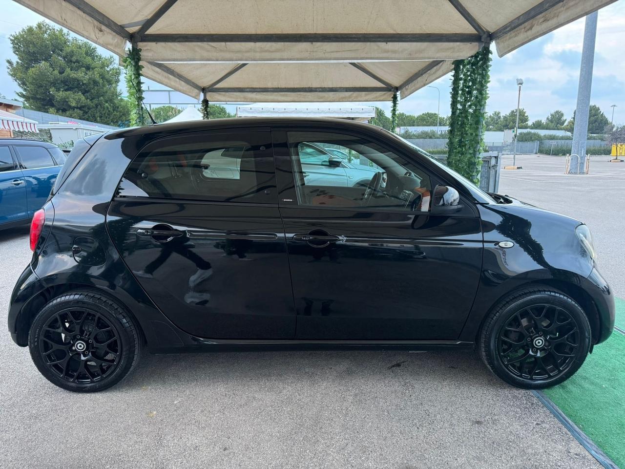 Smart ForFour 1.0 70CV TOTAL BLACK NUOVA GARANZIA