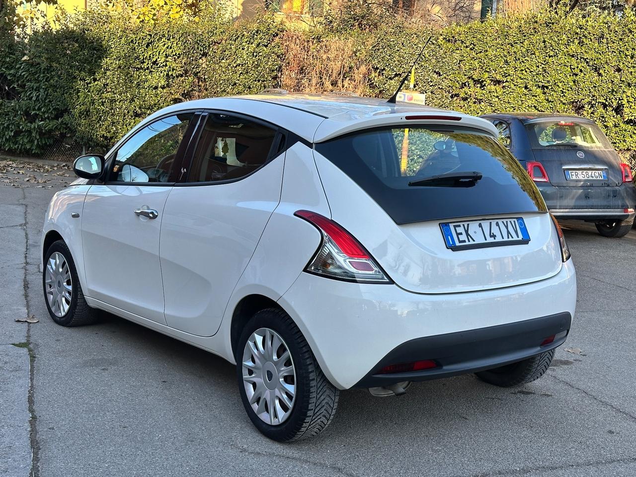 Lancia Ypsilon 1.2 69 CV 5 porte S&S Platinum