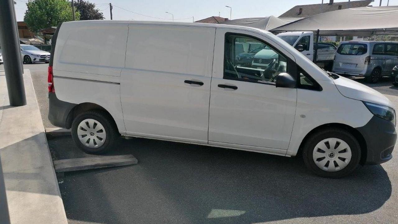 Mercedes-Benz Vito III 114 - vito 114 cdi compact auto my20