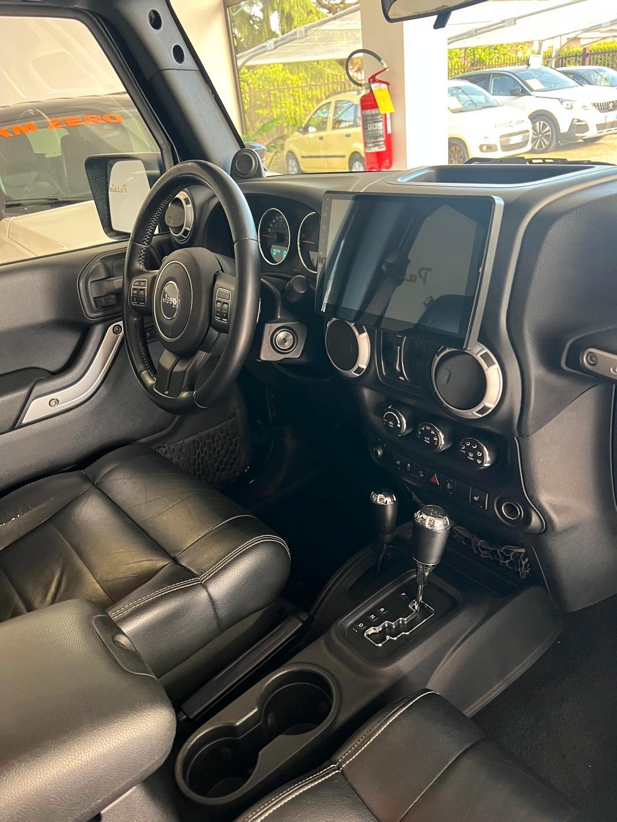 Jeep Wrangler Unlimited 2.8 CRD DPF Sahara Auto