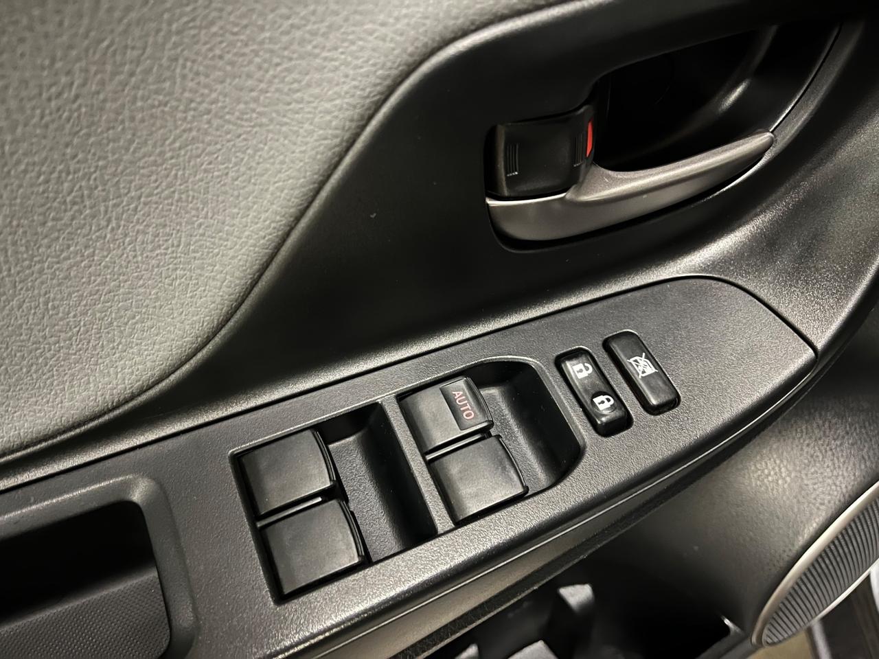 Toyota Yaris 1.0 5 porte Active