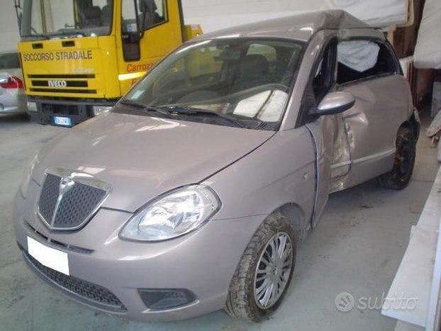 Lancia Ypsilon 1.3 MJT 75CV Oro