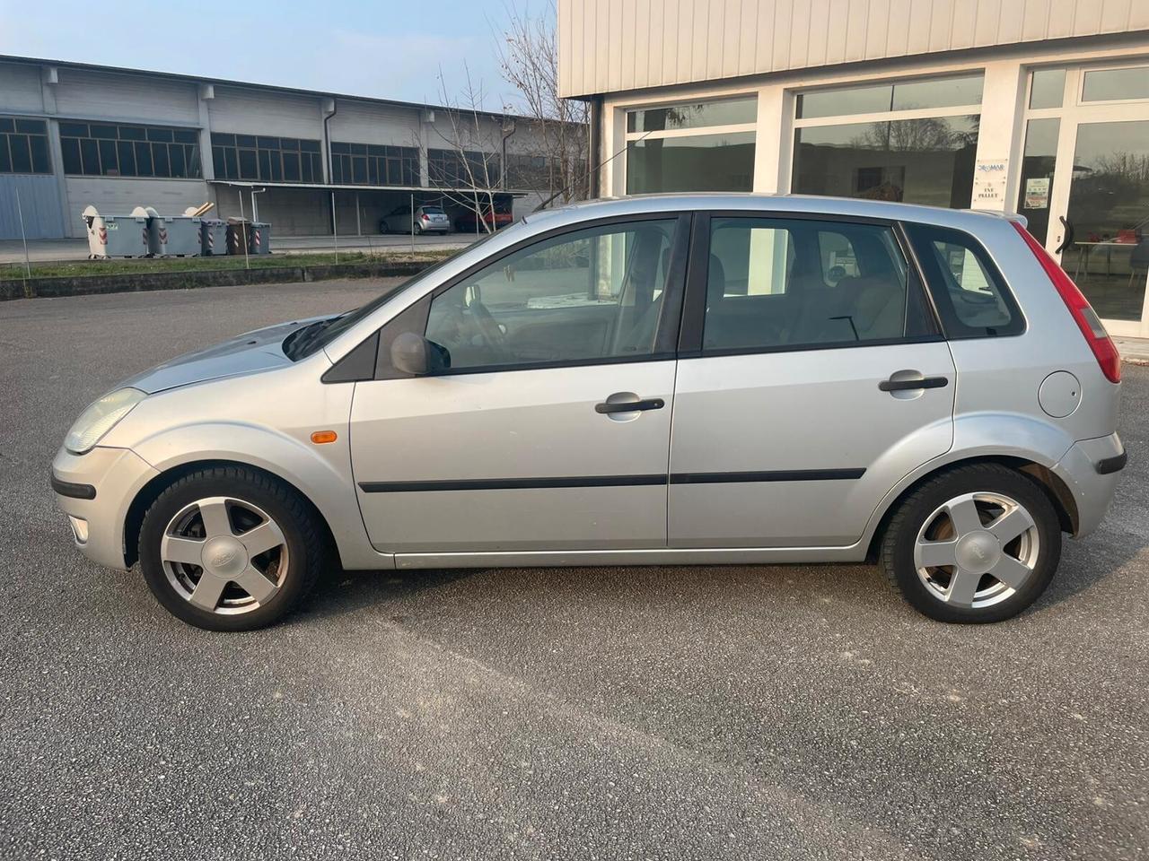 Ford Fiesta 1.2 5p. Neopatentati Unicoprop.