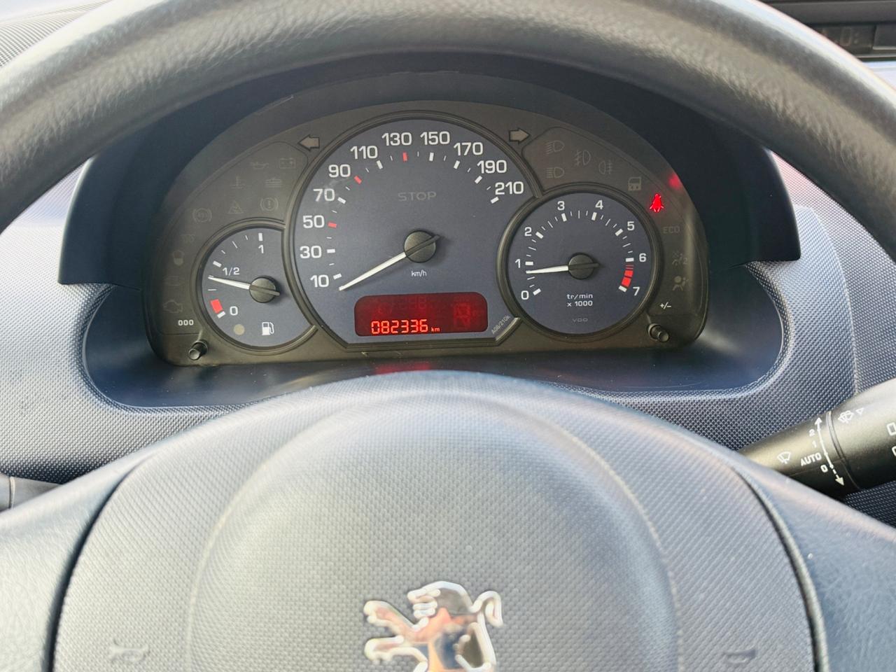 Peugeot 1007 1.4 Happy 82.000 km!!