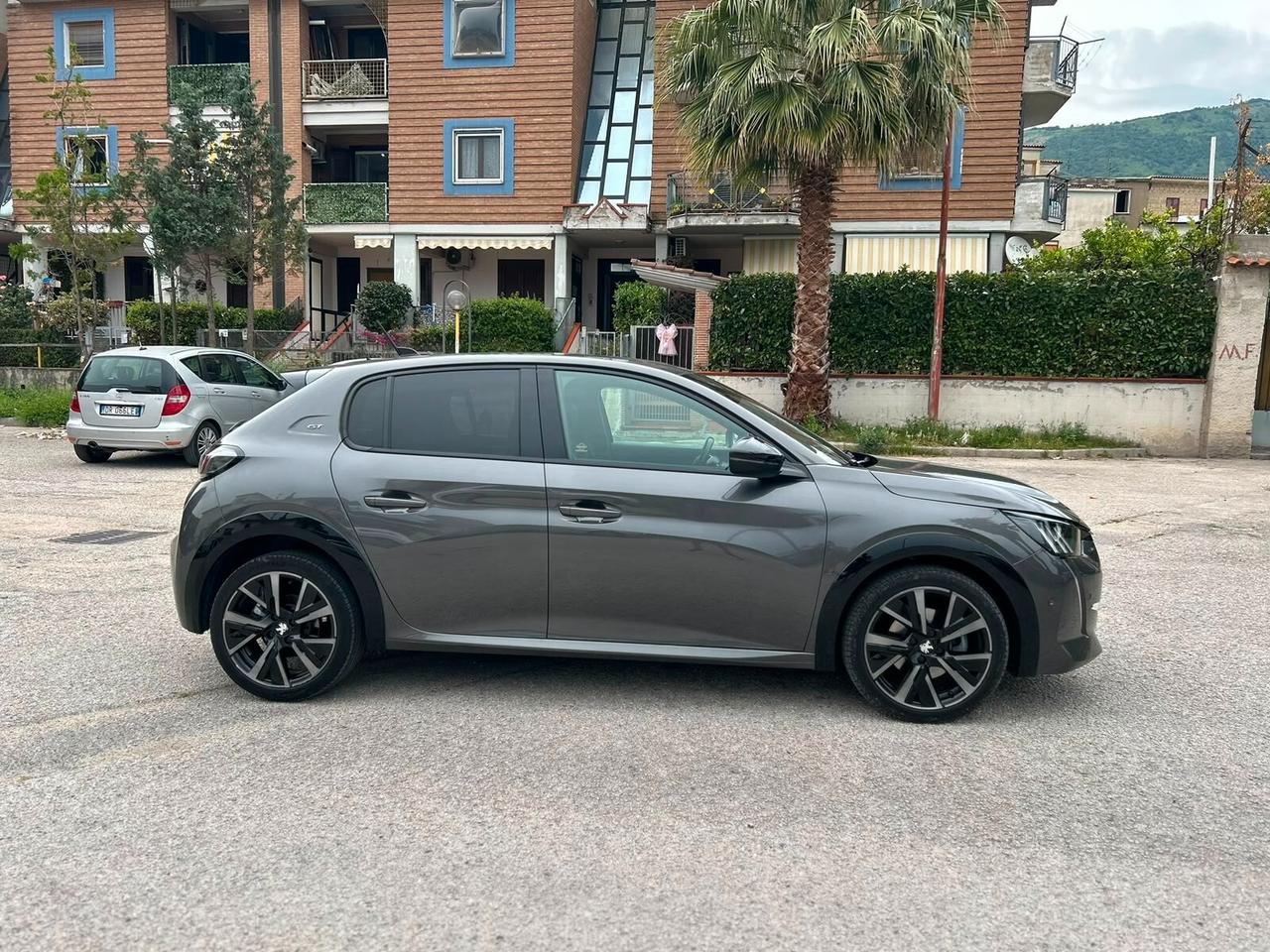 Peugeot 208 GT