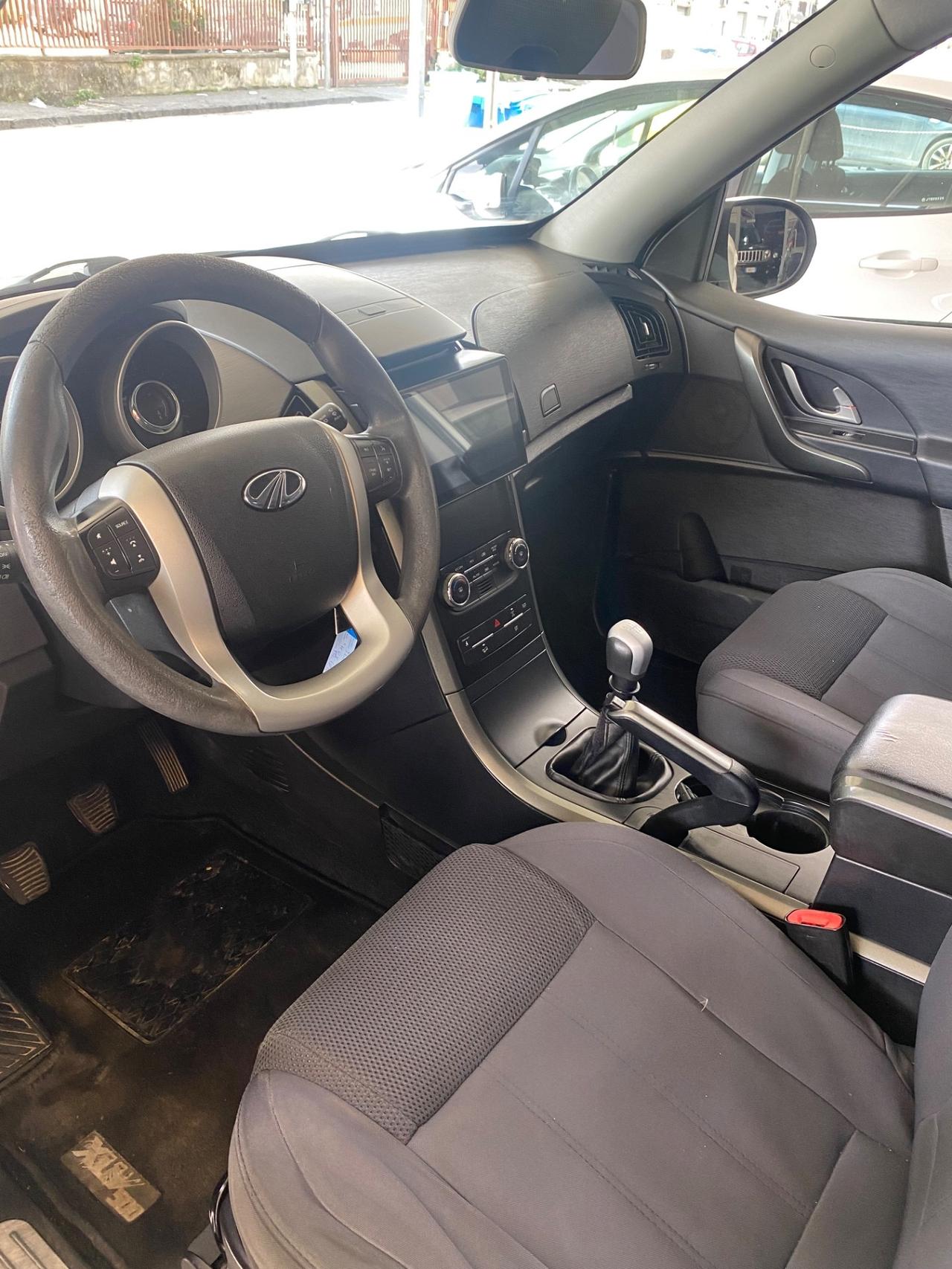 Mahindra XUV500 2.2 16V FWD W6