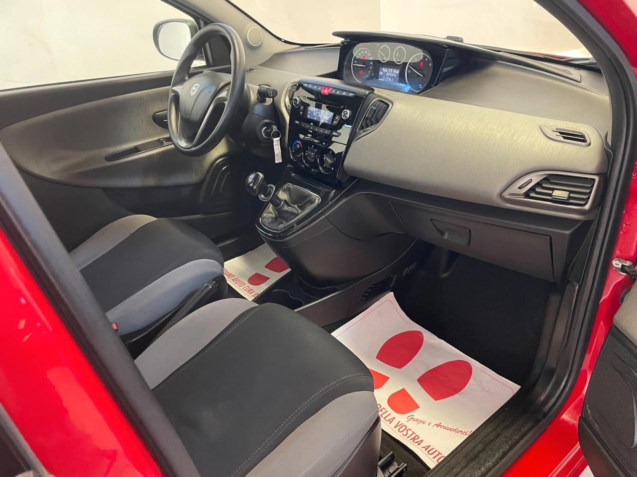 Lancia Y Ypsilon 0.9 85 CV Metano Ecochic Gold Twinair Neopatentati