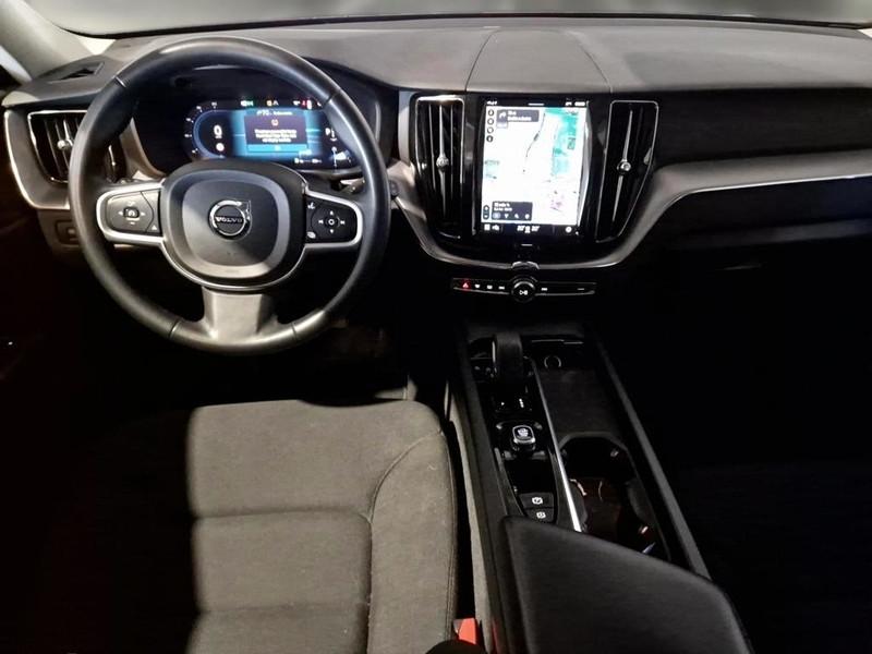 VOLVO XC60 B4 D automatico Momentum Pro