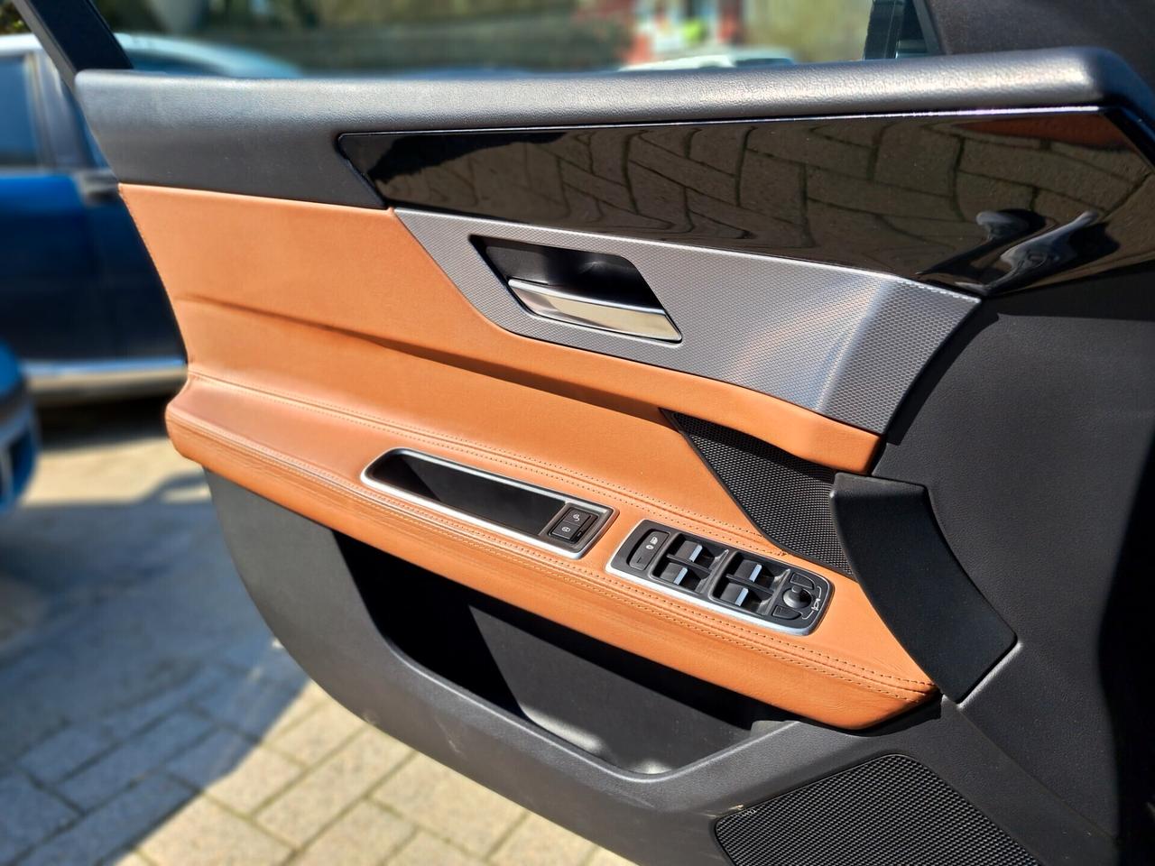 Jaguar XF 2.0 D 180 CV aut. R-Sport/FULL /FULL OPTIONAL