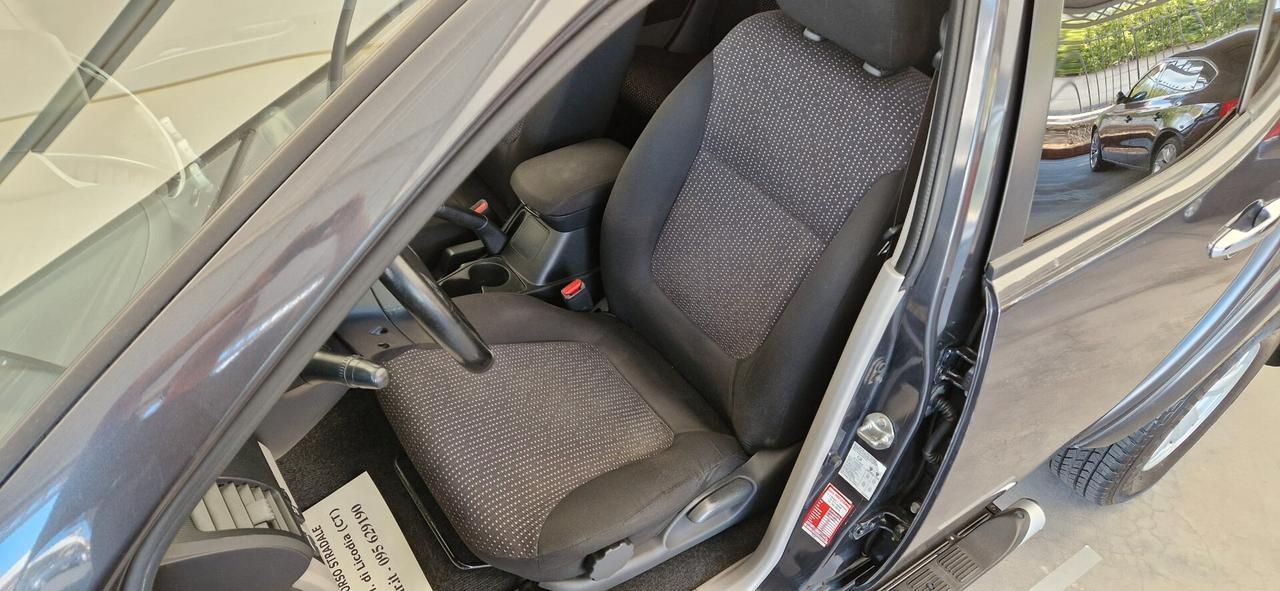 Mitsubishi L200 2.5 DI-D 136cv Doppia Cabina INVITE