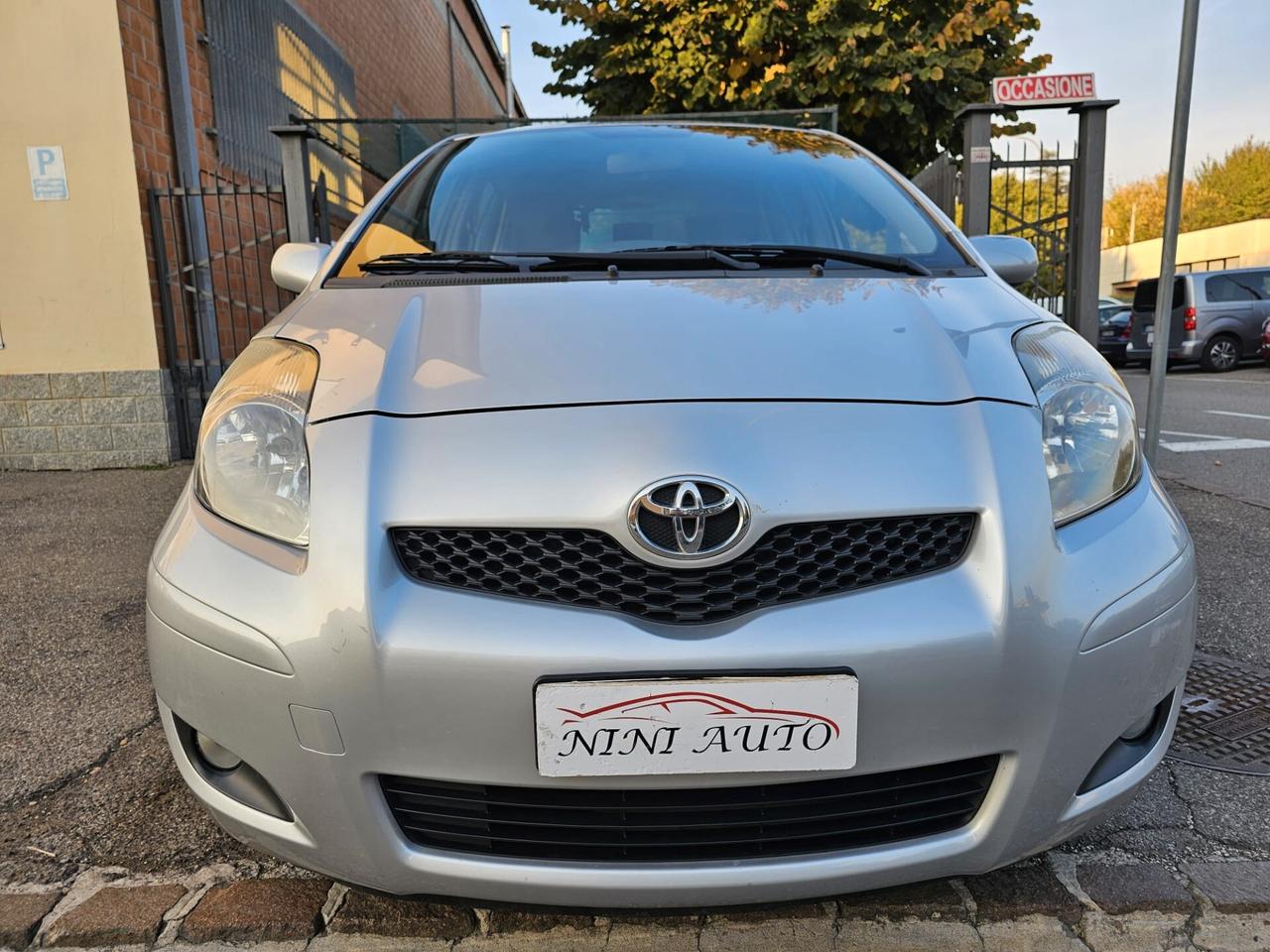 Toyota Yaris 1.0 69cv 5 Porte Sol*Pdc*Neopatentati*