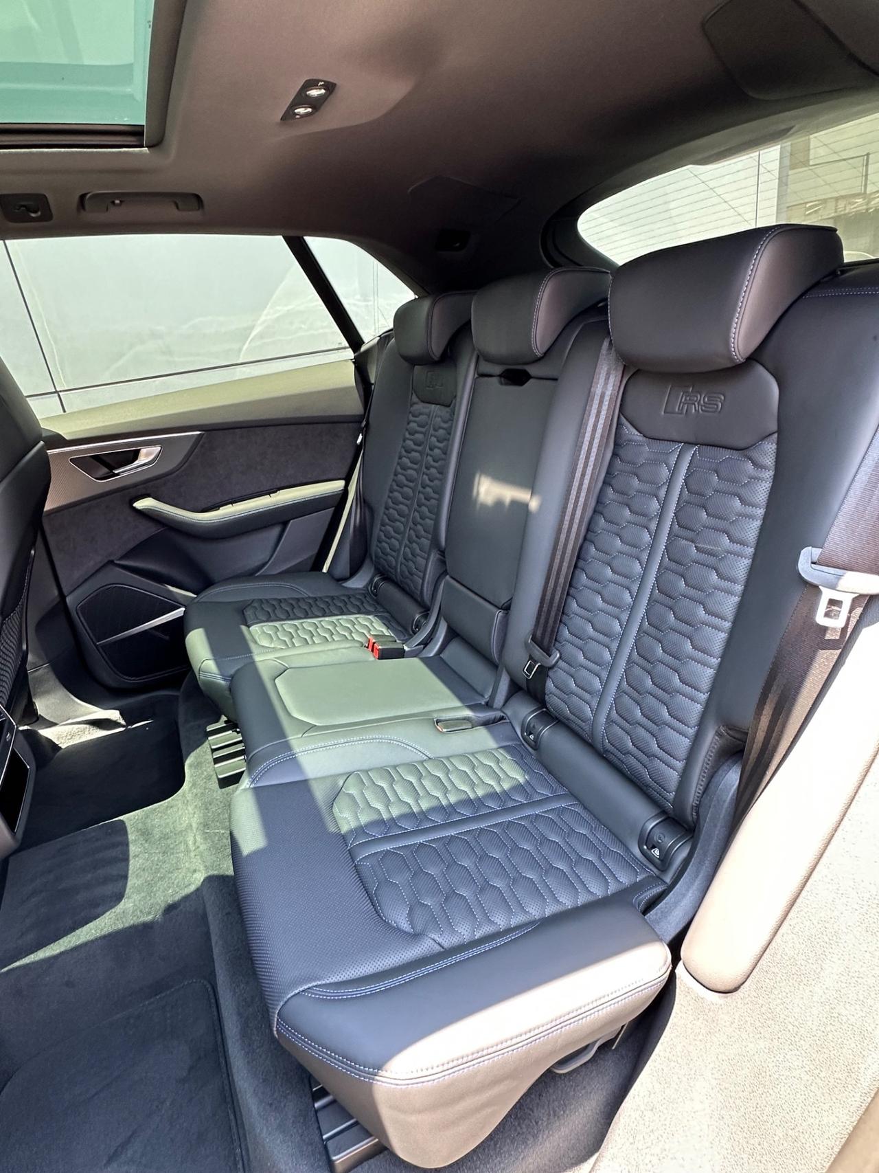 Audi RSQ8 performance possibilità noleggio no scoring