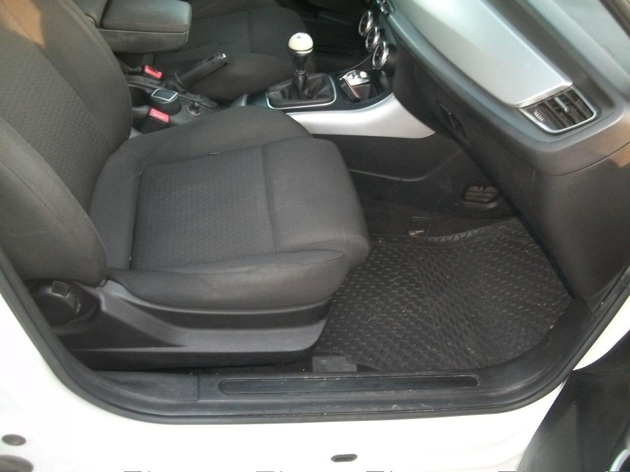 Alfa Romeo Giulietta 1.4 Turbo MultiAir Distinctive cc 1368 benzina multiair km 153400 garanzia un anno