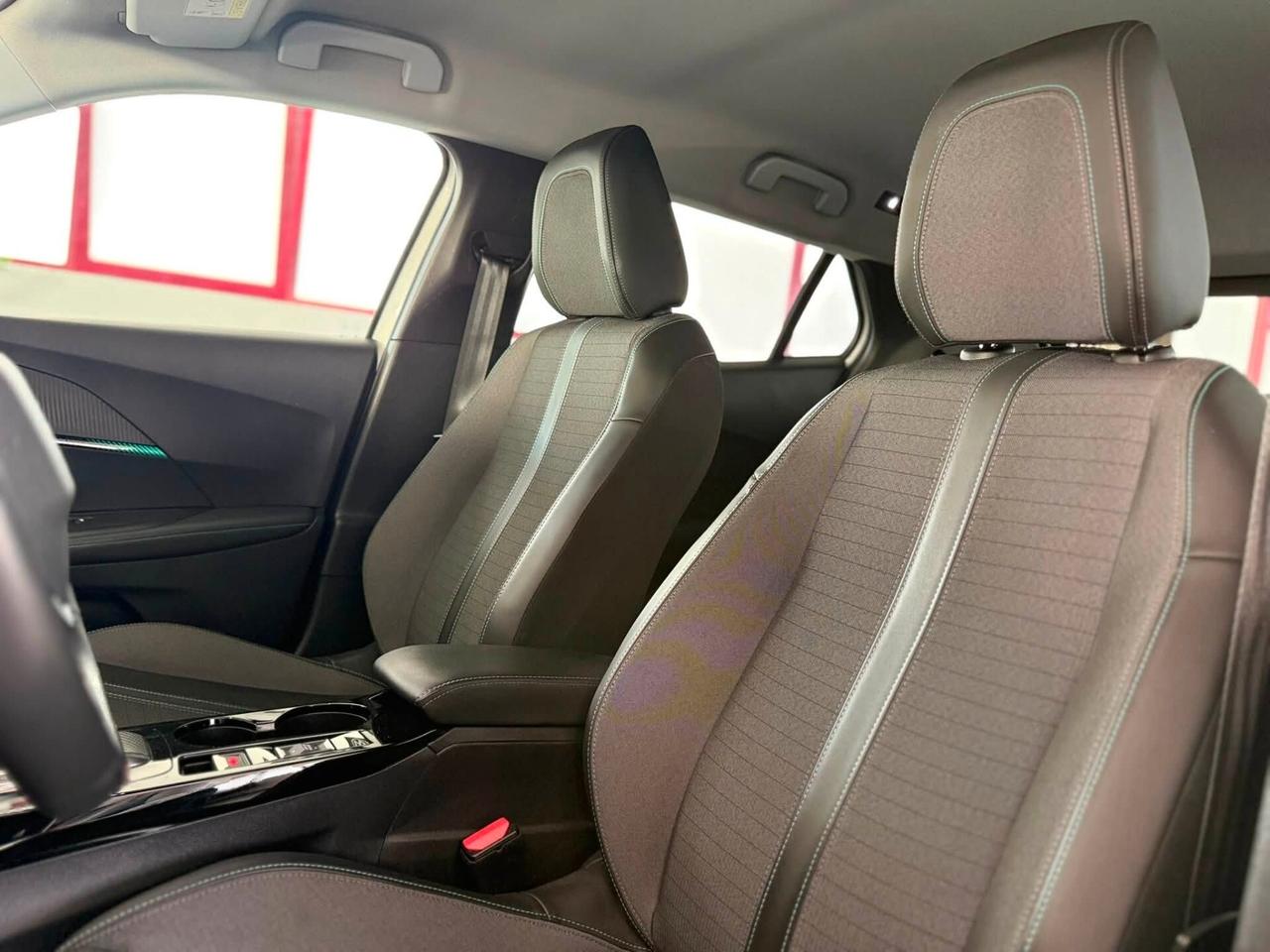 Peugeot 2008 BlueHDi 130 S&S EAT8 Allure Pack