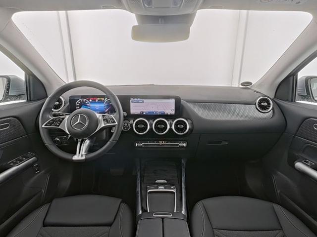 MERCEDES-BENZ GLA 180 Automatic Progressive Advanced