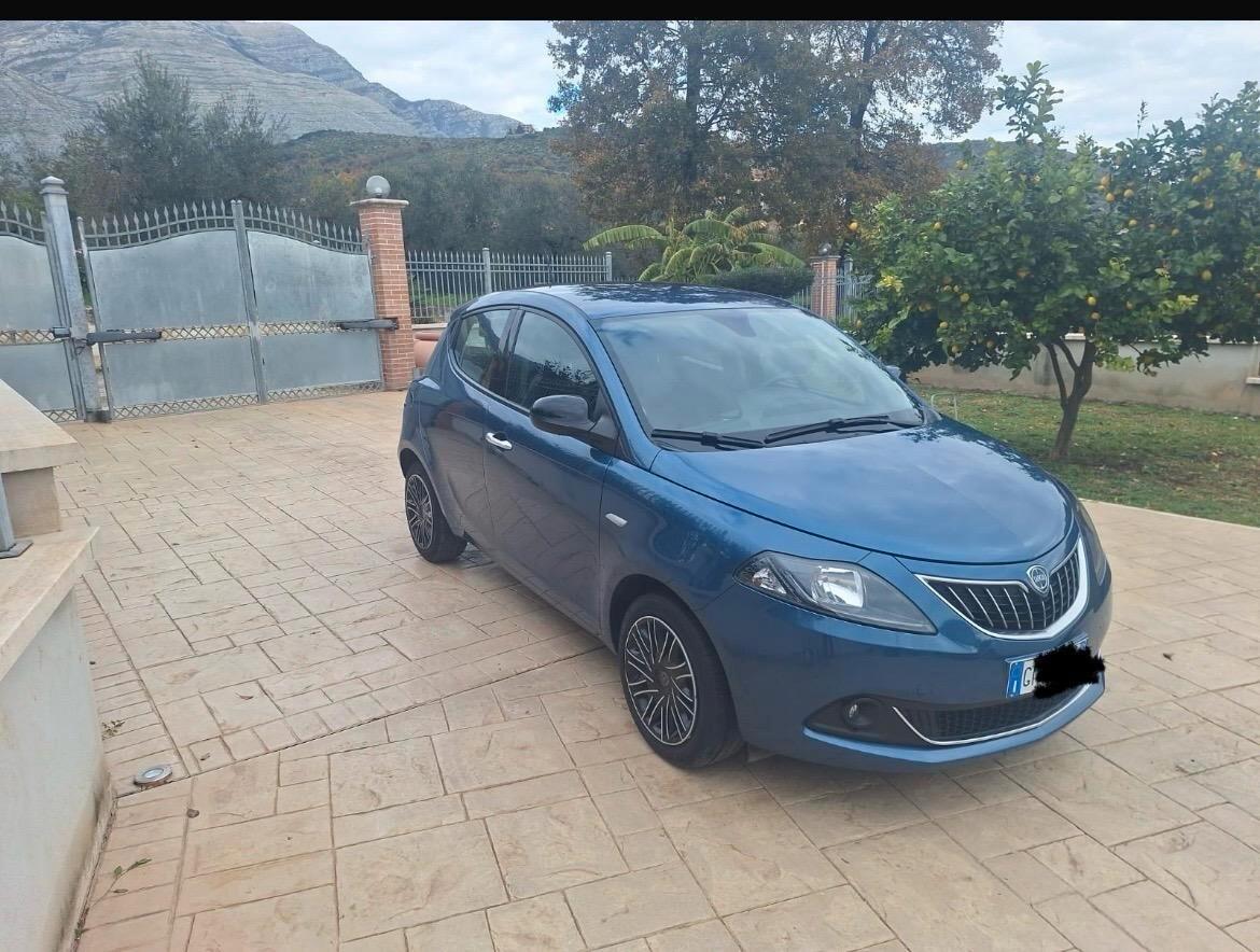 Lancia Ypsilon 1.0 FireFly 5 porte S&S Hybryd Gold