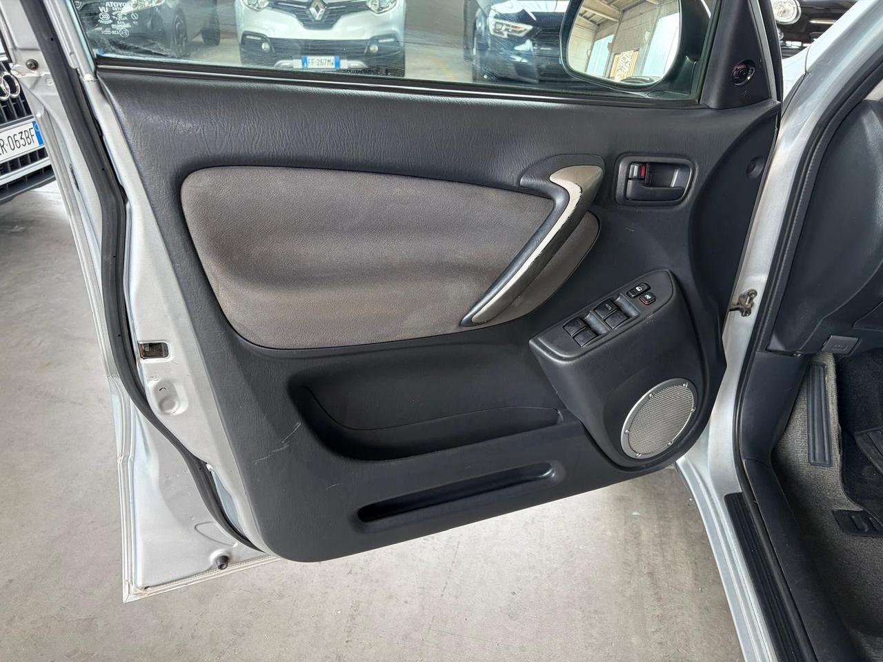 Toyota RAV 4 RAV4 2.0 Tdi D-4D cat 5 porte Sol