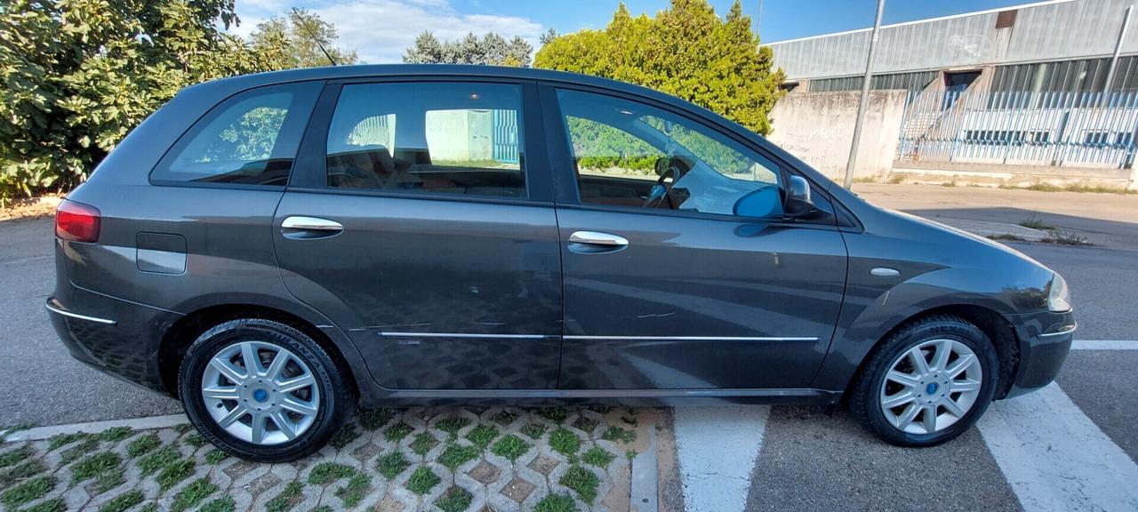 CROMA 1,9 DIESEL 120 CV EMOTION CLIMA LEGA OK DISTRIBUZIONE IMPECCABILE FULL FULL