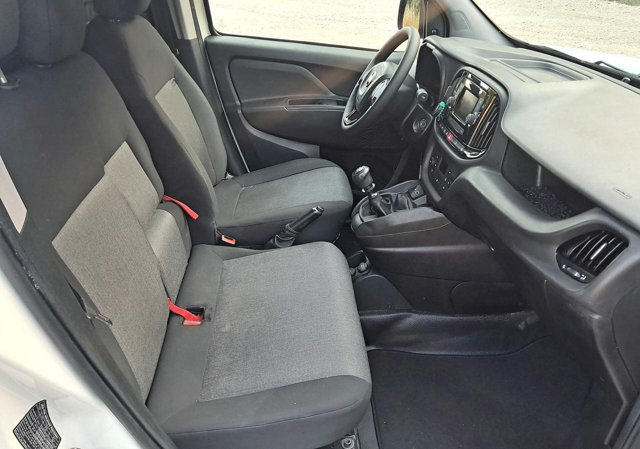 Fiat Doblo 1.6 MJT 105CV S&S PC-TN Cargo Lounge - 3 posti - Doppia porta laterale e voletto posteriore